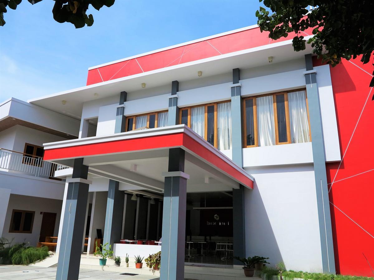 Tanto Hotel Waingapu Esterno foto