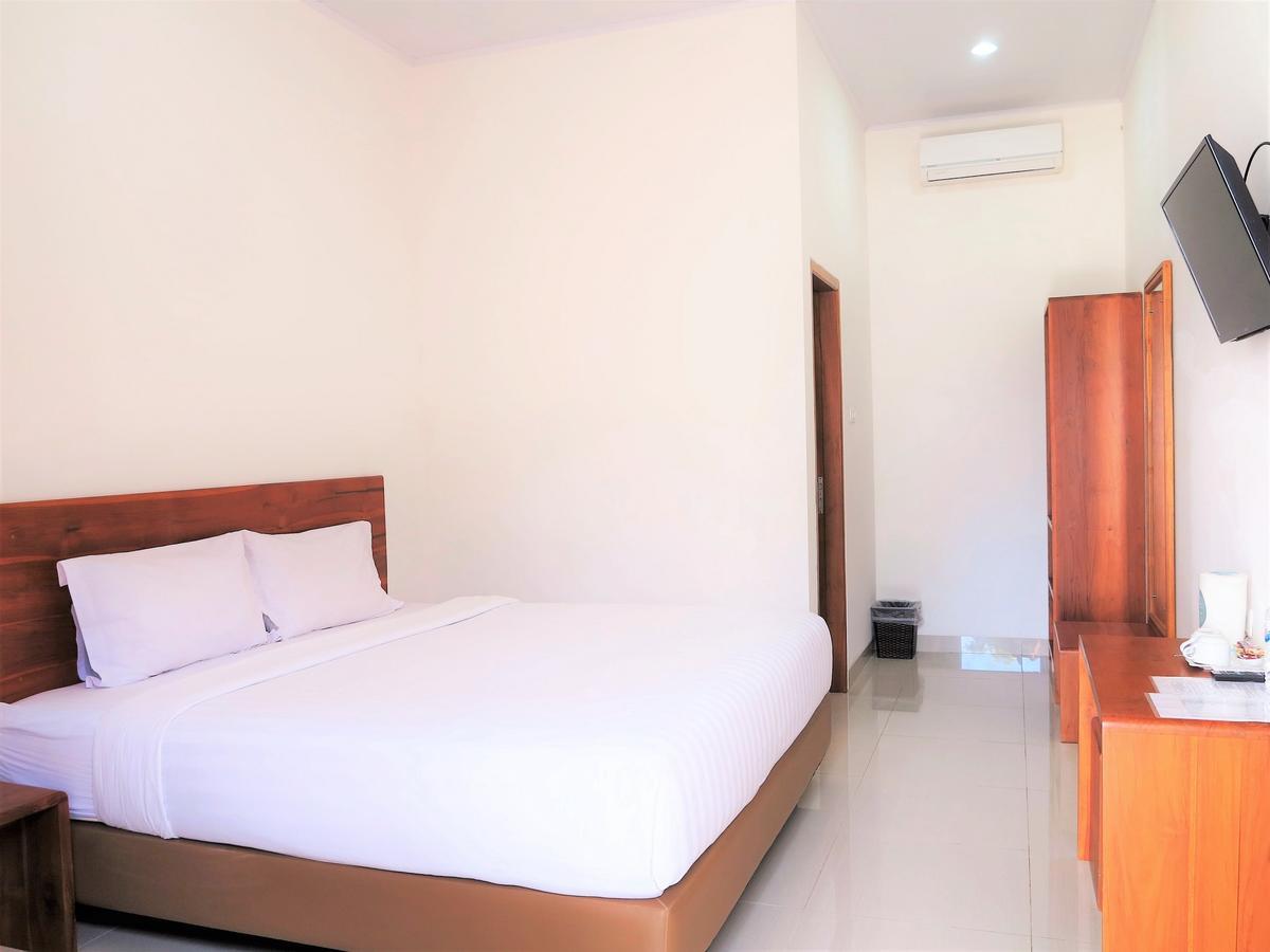Tanto Hotel Waingapu Esterno foto